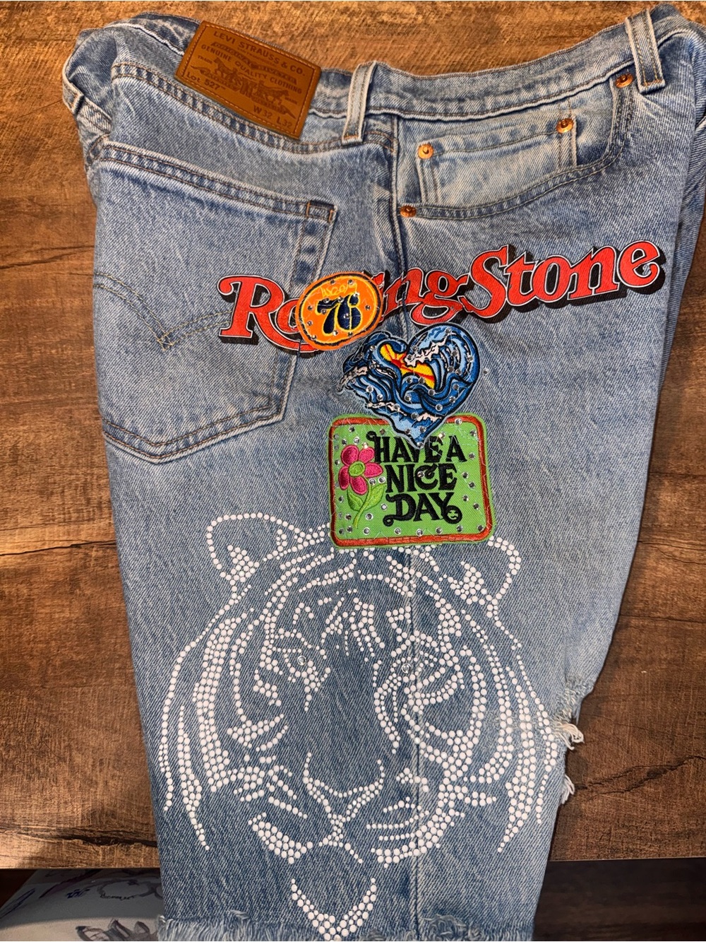 Levi’s Premium 527 W32 Custom Rhinestone Tiger Patch Distressed Denim Jorts